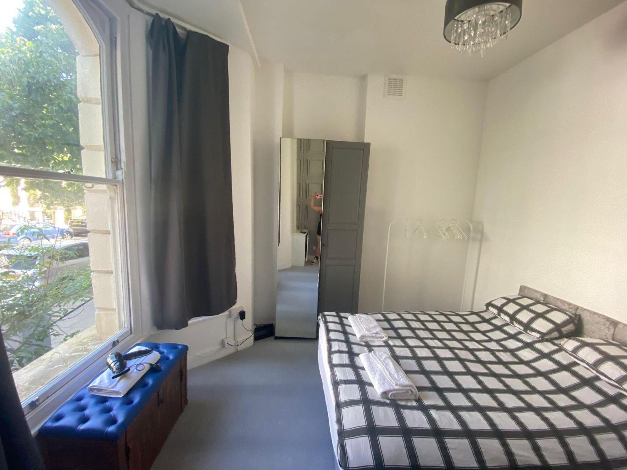 Bustling Western Apartment Londen Buitenkant foto